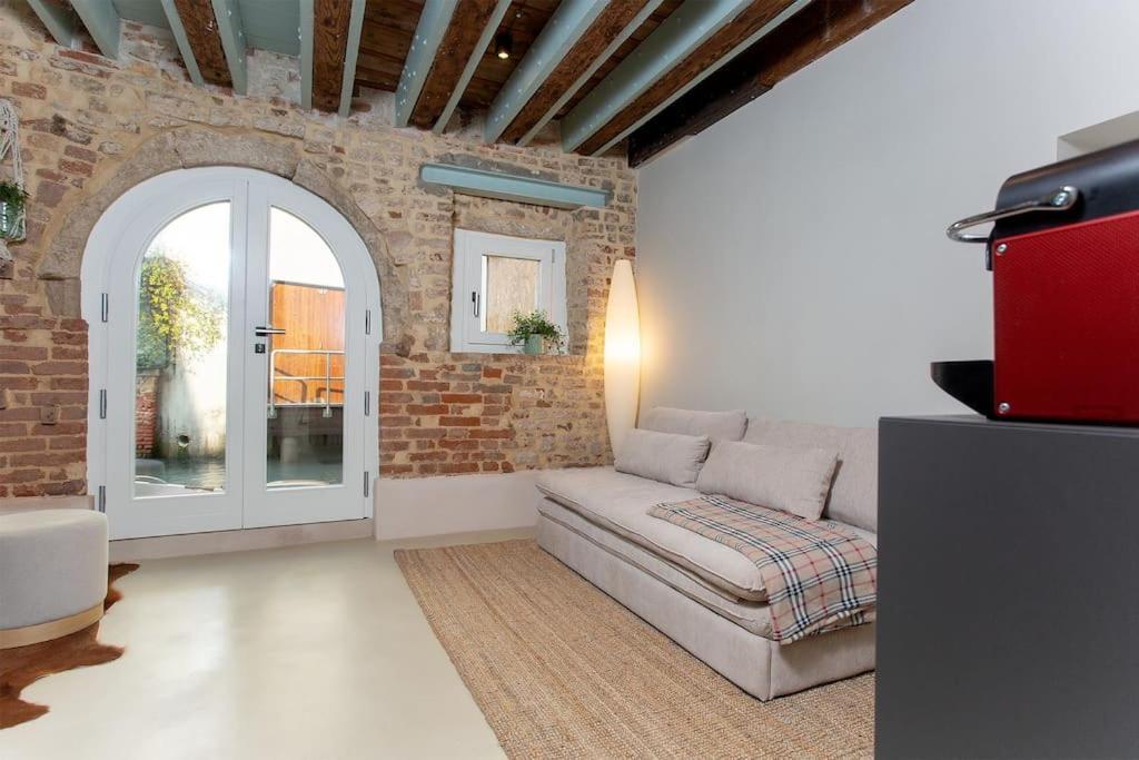 Ivy, Canal View Apartamento