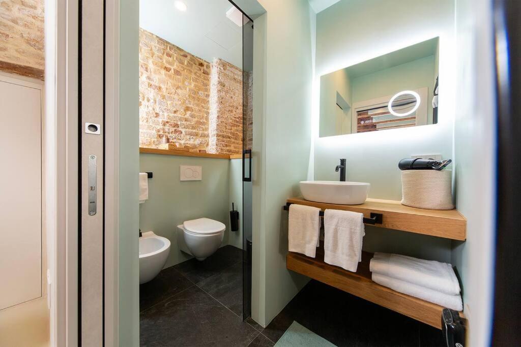 Ivy, Canal View Apartamento Venecia